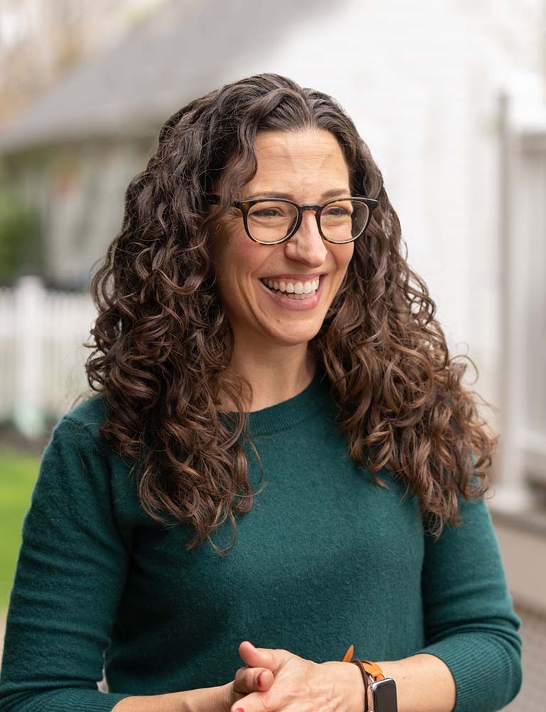 Kim Richard-O'Brien outside smiling